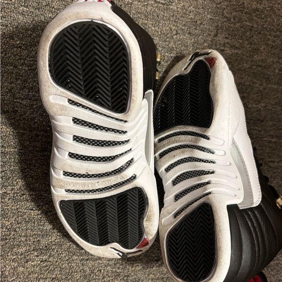 Jordan 12 playoffs - Picture 4 of 5